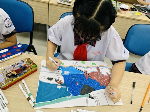 Tuyên dương học sinh đạt giải cuộc thi vẽ tranh với chủ đề “Bảo vệ môi trường nước”