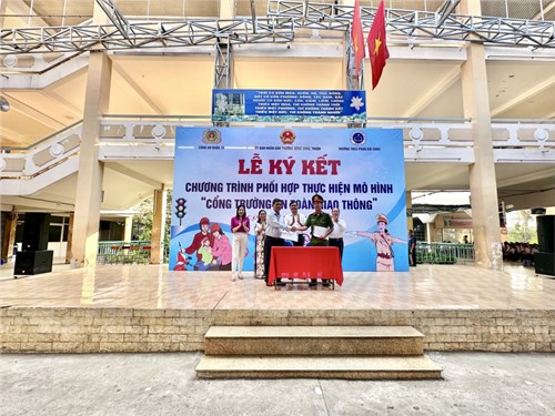 Lễ ký kết chương trình phối hợp thực hiện mô hình “ Cổng trường An toàn giao thông”