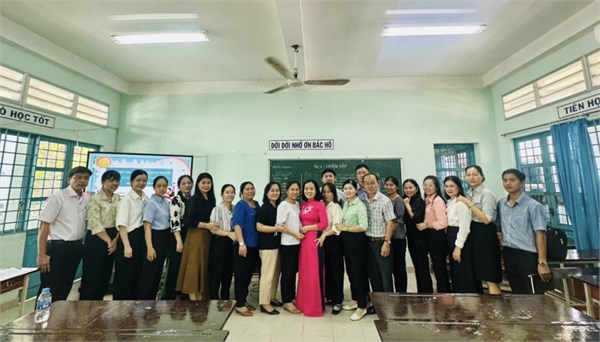 Sinh hoạt chuyên môn liên trường môn Toán - Ngày 28 tháng 11 năm 23