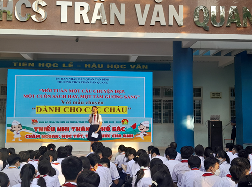 Kể chuyện Bác hồ lớp 9/4 với mẫu chuyện  Dành cho các cháu 