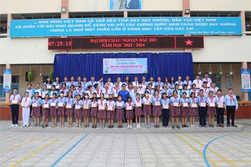 Sáng thứ 2, ngày 20 tháng 5 năm 2024. Trường THCS An Nhơn - Đại hội Cháu ngoan Bác Hồ năm học 2023-2024.