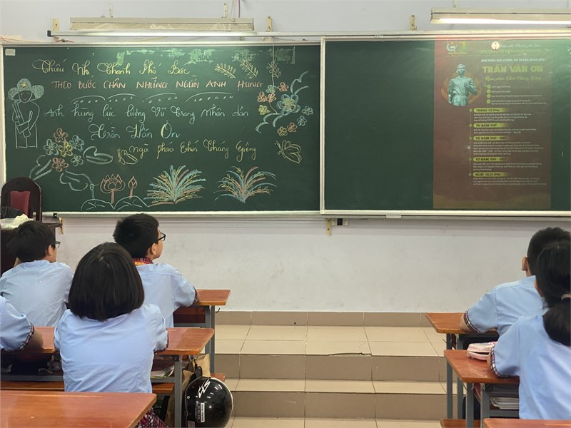 Sinh hoạt Đội tháng 01: Thiếu nhi Thành phố Bác - Theo bước chân những người Anh Hùng.
Anh hùng lực lượng vũ trang nhân dân: Trần Văn Ơn.