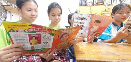 Tổ chức hoạt động Đọc và làm theo báo Đội.