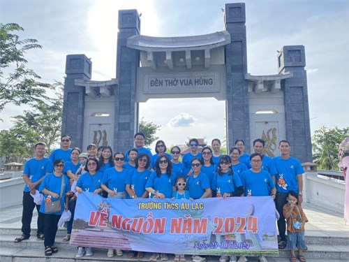 Chi Bộ và Chi Đoàn trường THCS Âu Lạc đã có tổ chức chuyến “Về nguồn” tại Khu Đền Hùng ở Cần Thơ và tham quan một số địa điểm du lịch tại Bến Tre và Cần Thơ.