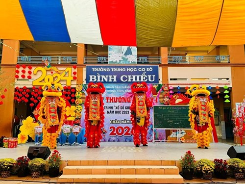 Mừng xuân Giáp Thìn 2024