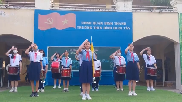 Đội kèn trống của Trường THCS Bình Quới Tây