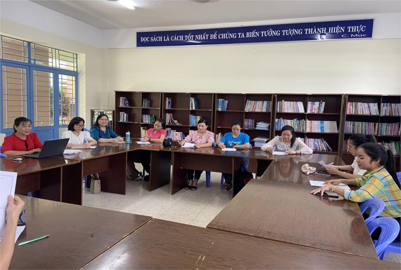 Họp tổ chuyên môn ngữ văn theo phương pháp nghiên cứu bài học
tuần 2 tháng 1/2024