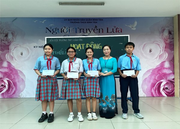 Hội thi kéo co chào mừng  ngày nhà giáo việt nam 20-11 