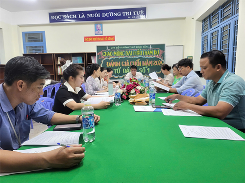 Họp tổ đảng 1 đánh giá chất lượng đảng viên năm 2024