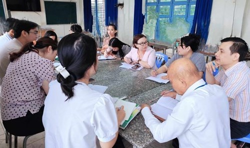 Họp chuyên môn tổ khoa học tự nhiên tuần 12 tháng 11