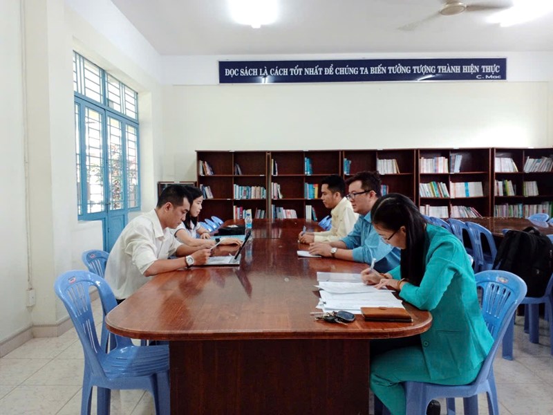 Sinh hoạt chuyên môn tháng 12 lần 2 tổ công nghệ - tin học