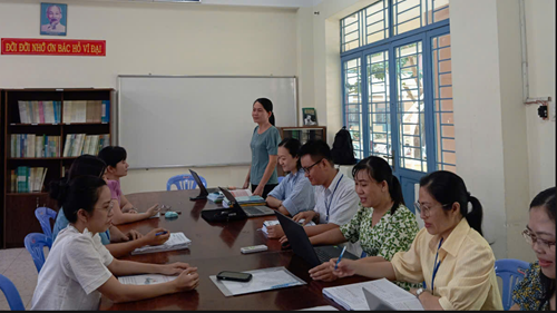 Sinh hoạt chuyên môn tuần 1 tháng 12 triển khai thực hiện công tác tới; bàn bạc và thống nhất về chuyên môn theo hướng nghiên cứu bài học tháng 12 năm học 2024-2025