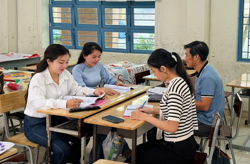 Sinh hoạt chuyên môn lần 1 tháng 12 tổ nghệ thuật