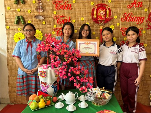 Hội thi “làm cây mai đào ngày tết”