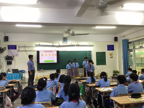 Ba điểm thẳng hàng - Sự kết nối giữa toán học và thực tế