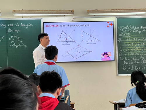 Khai phá “Tính chất ba đường trung trực của tam giác”