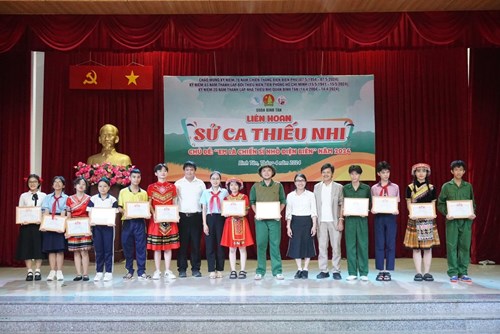 Liên hoan “sử ca thiếu nhi”