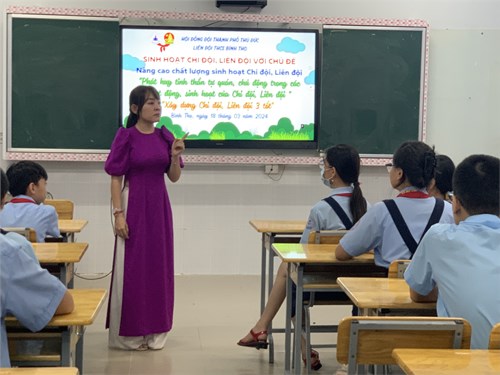 Sáng ngày 18/03/2024 Liên đội THCS Bình Thọ sinh hoạt Chi đội, Liên đội với chủ đề: Nâng cao chất lượng sinh hoạt Chi đội, Liên đội  Phát huy tinh thần tự quản, chủ động trong các hoạt động, sinh hoạt của Chi đội, Liên đội  và  Xây dựng Chi đội, Liên đội 3 tốt 