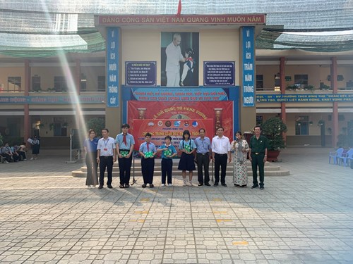 Được thống nhất của Đảng ủy – UBND phường, ngày 15/4/2024, Hội Cựu chiến binh – CLB Truyền thống kháng chiến – Hội LHPN - Đoàn TNCS Hồ Chí Minh phường phối hợp cùng Chi đoàn và Liên đội THCS Bình Thọ tổ chức buổi tuyên truyền Kỷ niệm 49 năm Ngày Giải phóng Miền Nam, thống nhất Đất Nước (30/4/1975 – 30/4/2024) và 70 năm Ngày Chiến thắng Điện Biên Phủ (07/5/1954 – 07/5/2024)