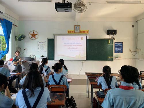 Sinh hoạt chủ điểm tháng 4:  Anh Vừ A Dính - Người anh hùng nhỏ tuổi chí lớn  tại Chi đội