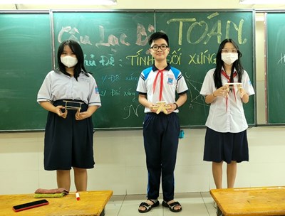 Chế tạo đồ dùng từ hình đối xứng