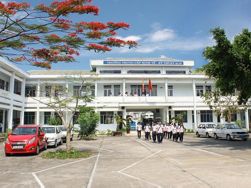 Hướng nghiệp HS khối 9 chủ đề Trường Trung cấp Kinh tế - Kỹ thuật Quận 12