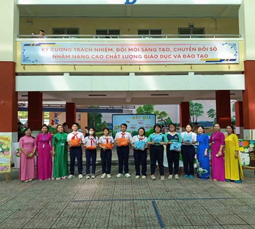 Hoạt động trải nghiệm khối 9 - Chủ đề 4: Góp phần xây dựng gia đình hạnh phúc