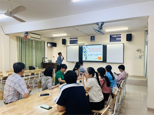 Sinh hoạt chuyên đề môn Toán : Ứng dụng trường hợp đồng dạng góc góc.