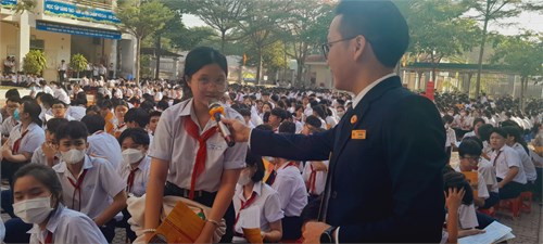 Tư vấn hướng nghiệp cho học sinh lớp 9 của Trường Nam Việt tại trường THCS Đông Thạnh, ngày 11 tháng 3 năm 2024