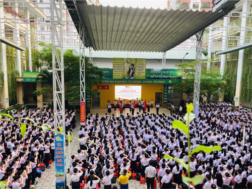 Chuyên đề: Theo bước chân những người anh hùng sáng mãi ngọc lửa Trần Văn Ơn. Kỷ niệm truyền thống ngày học sinh sinh viên Việt Nam (09/01/1950 - 09/01/2024)