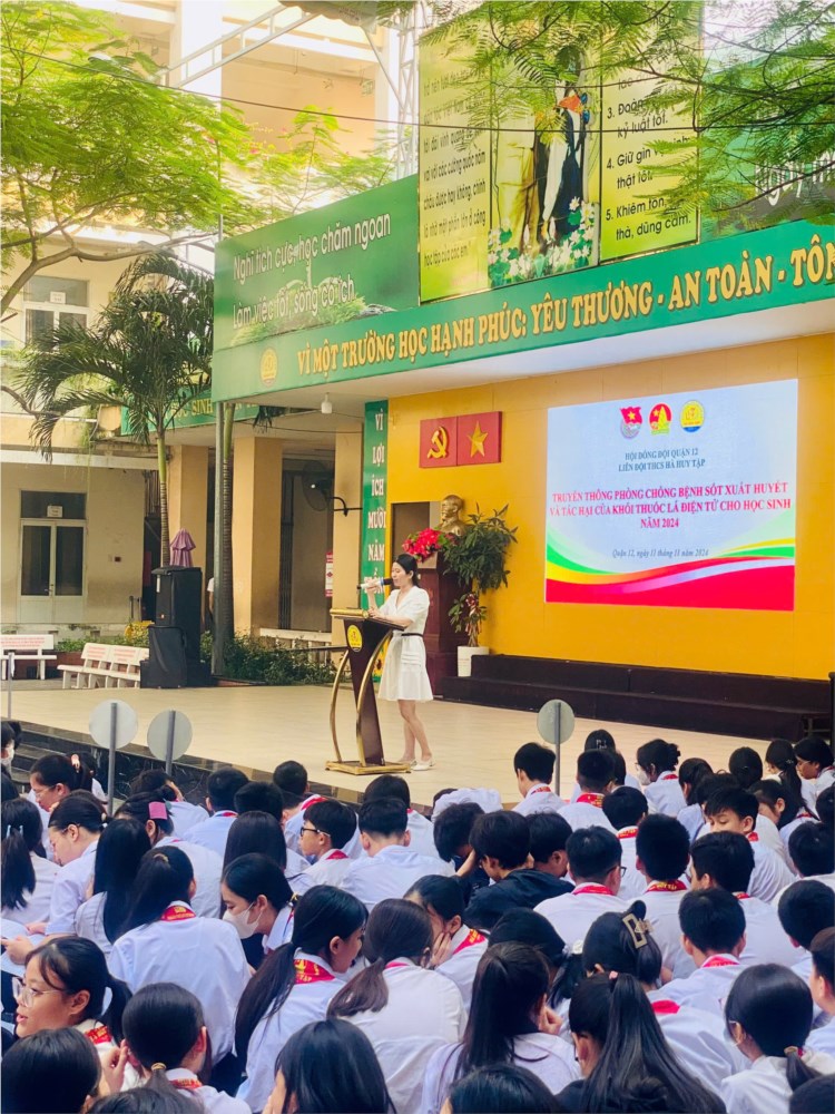 Truyền thông phòng chống bệnh sốt xuất huyết và tác hại của khói thuốc lá điện tử cho học sinh năm 2024