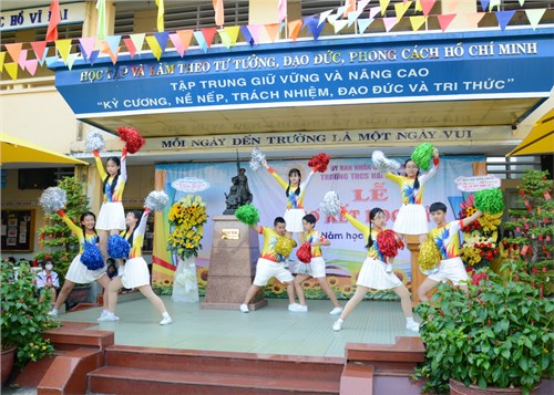 Tiết mục văn nghệ lễ sơ kết học kỳ 1 năm học 2023 - 2024