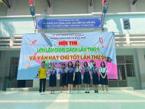 Học sinh trường THCS Hai Bà Trưng tham gia hội thi lớn lên cùng sách và văn hay chữ tốt cấp Quận năm học 2023 - 2024