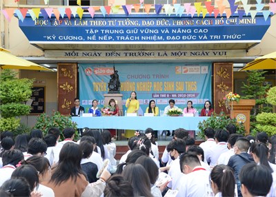 Trường THCS Hai Bà Trưng tổ chức tư vấn tuyển sinh lớp 10 năm học 2023 - 2024