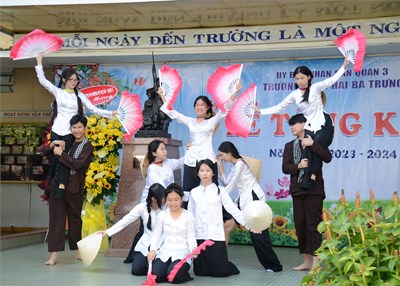 Tiết mục văn nghệ lễ tổng kết năm học 2023 - 2024