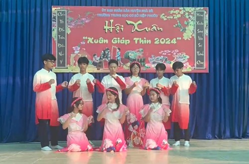 Năm qua đã làm gì? (8a6, nhảy)