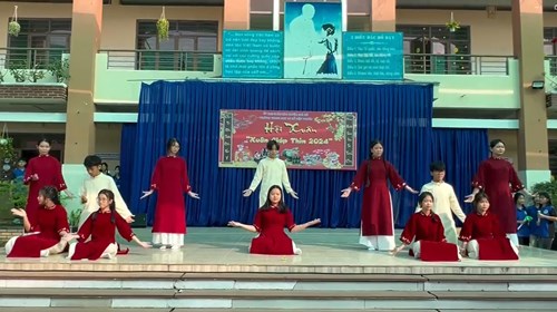 Tết sang và một năm bình an (9a4, múa)