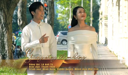 Gương sáng thầm lặng