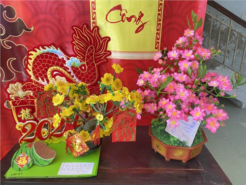 Hội thi “Trang trí cành mai” chào đón Xuân Giáp Thìn 2024