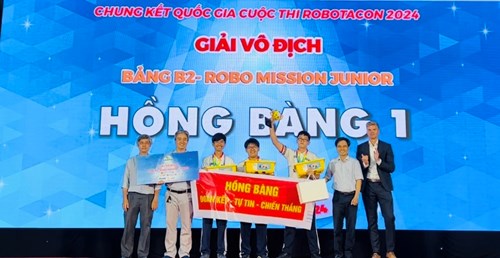 Các đội thi Hồng Bàng tỏa sáng tại Robotacon 2024, mang vinh quang về cho trường THCS Hồng Bàng