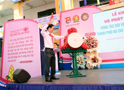 Lễ khai giảng và phát động chủ đề Công tác Đội & Phong trào Thiếu nhi năm học 2024 - 2025  Thiếu nhi Thành phố vâng lời Bác dạy, Tự hào truyền thống, tiếp bước cha anh 