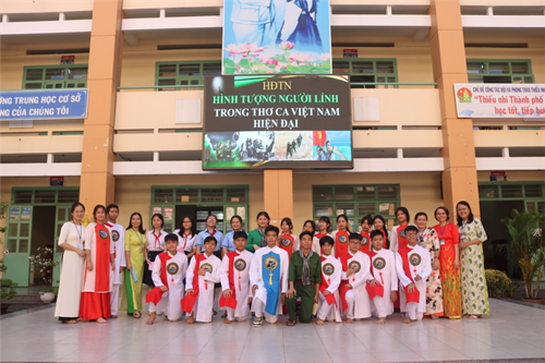 Hoạt động trải nghiệm về Hình tượng người lính trong thơ ca Việt Nam hiện đại