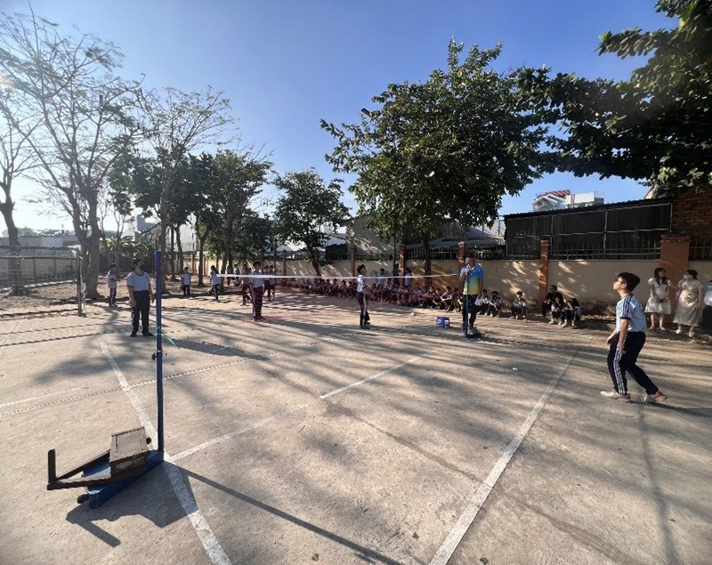 Hội thi Đá Cầu Đồng Đội năm học 2023-2024