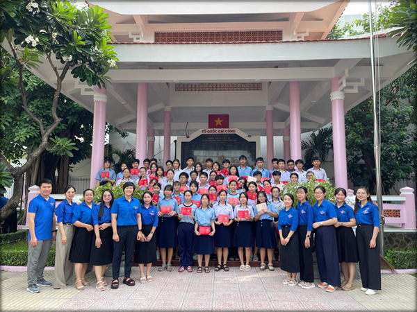 Lễ Kết nạp Đoàn viên năm học 2023-2024