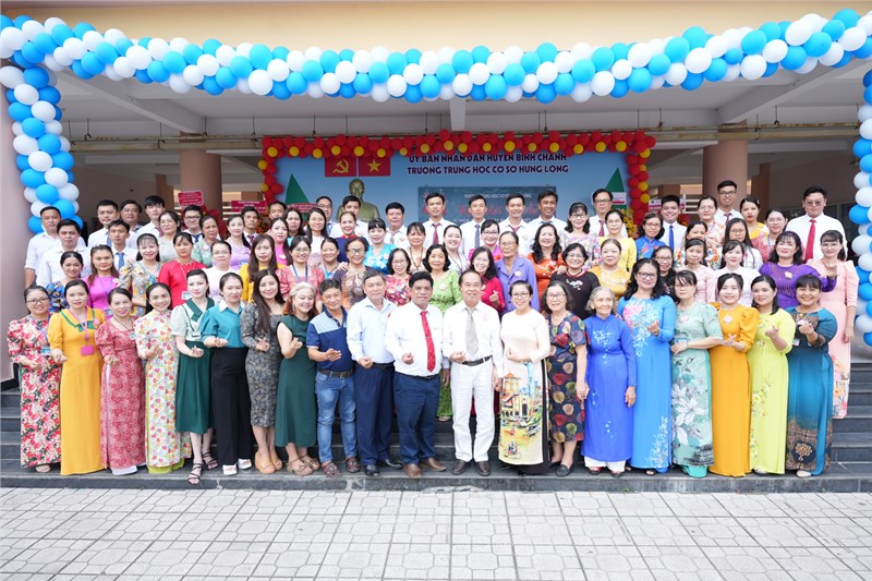 Trường THCS Hưng Long tổ chức họp mặt kỷ niệm 42 năm ngày Nhà Giáo Việt Nam (20/11/1982 - 20/11/2024)