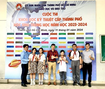 Học sinh Trường THCS Huỳnh Tấn Phát tham gia vòng tuyển chọn dự án tham gia Cuộc thi khoa học kỹ thuật cấp quốc gia