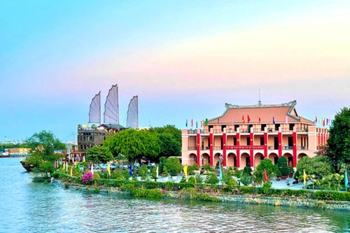 Hình ảnh nơi Bác Hồ ra đi tìm đường cứu nước