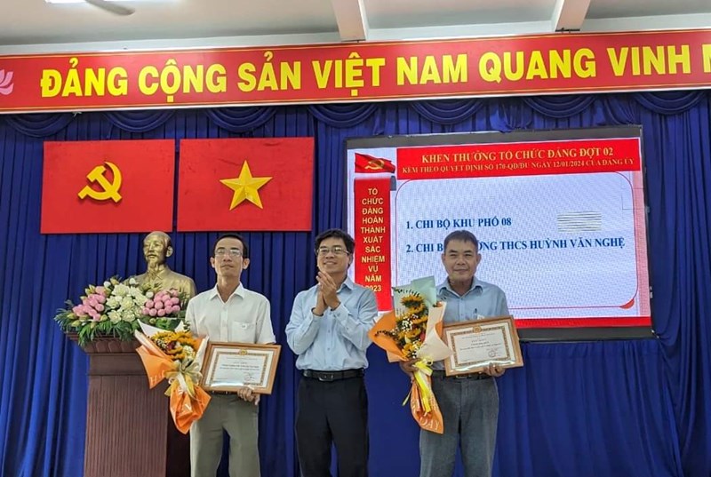 Ngày 18 tháng 01 năm 2024, Thầy Lê Tấn Phát - Phó Bí thư Chi bộ - Phó Hiệu trưởng nhà trường tham dự Hội nghị  Tổng kết công tác xây dựng Đảng, hệ thống chính trị năm 2023, triển khai phương hướng, nhiệm vụ năm 2024  tại Đảng ủy Phường 14