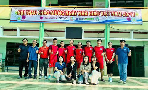 Tham dự bộ môn bóng chuyền -  Hội thao chào mừng kỷ niệm ngày Nhà giáo Việt Nam 20/11 