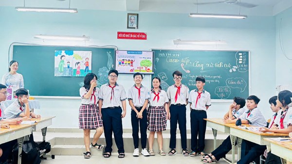 Giáo viên Chủ nhiệm giỏi cấp trường - Hoạt động trải nghiệm, hướng nghiệp 9 - Bài: Giao tiếp ứng xử tích cực (Tuyên truyền hành vi giao tiếp ứng xử tích cực + Tự đánh giá) (Giáo viên: Cô Vũ Thị Quyên)